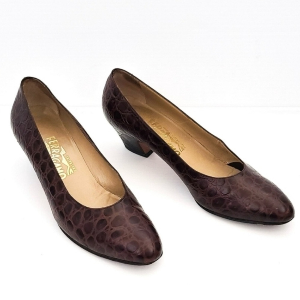 Salvatore Ferragamo Brown Croc Print Pumps size 9 (fits like 8.5)